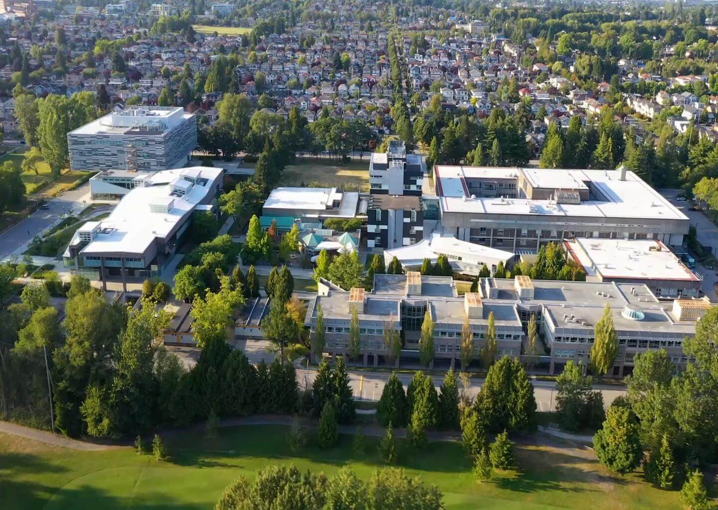 truong-cao-dang-langara-college-1