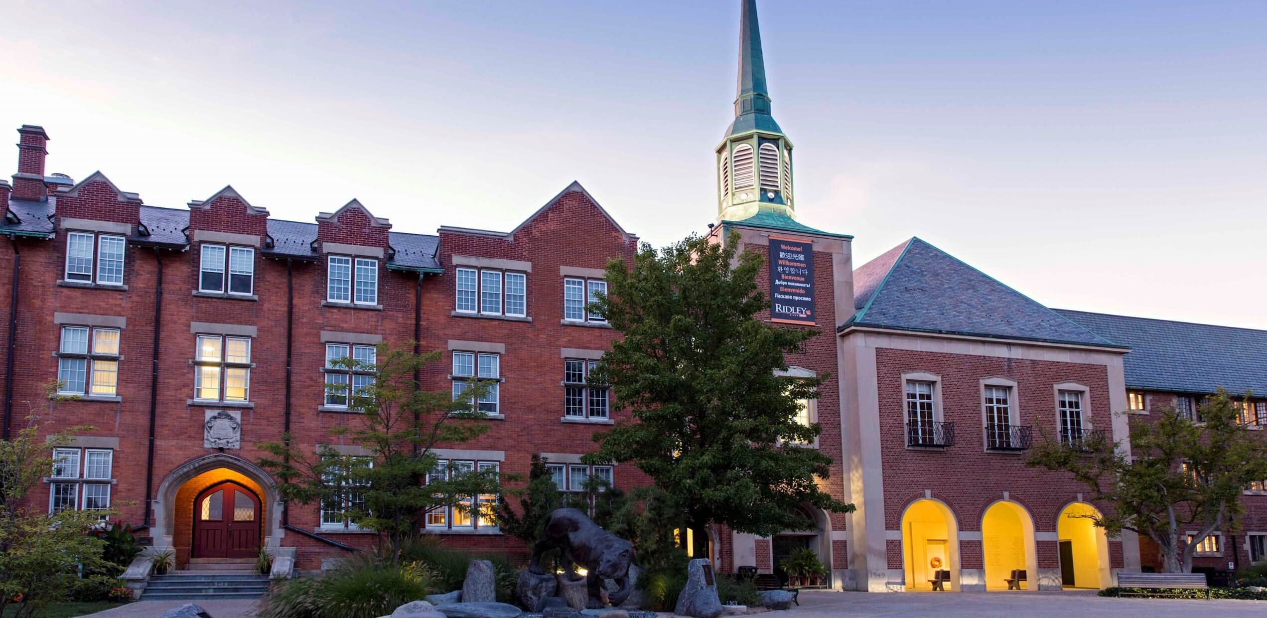 truong-trung-hoc-ridley-college-1